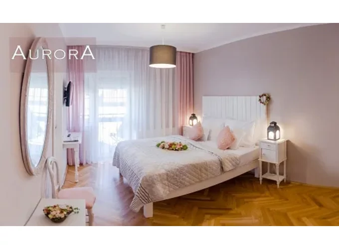 1 éjszaka 2 fő részére félpanzióval az Auróra Vendégházban
